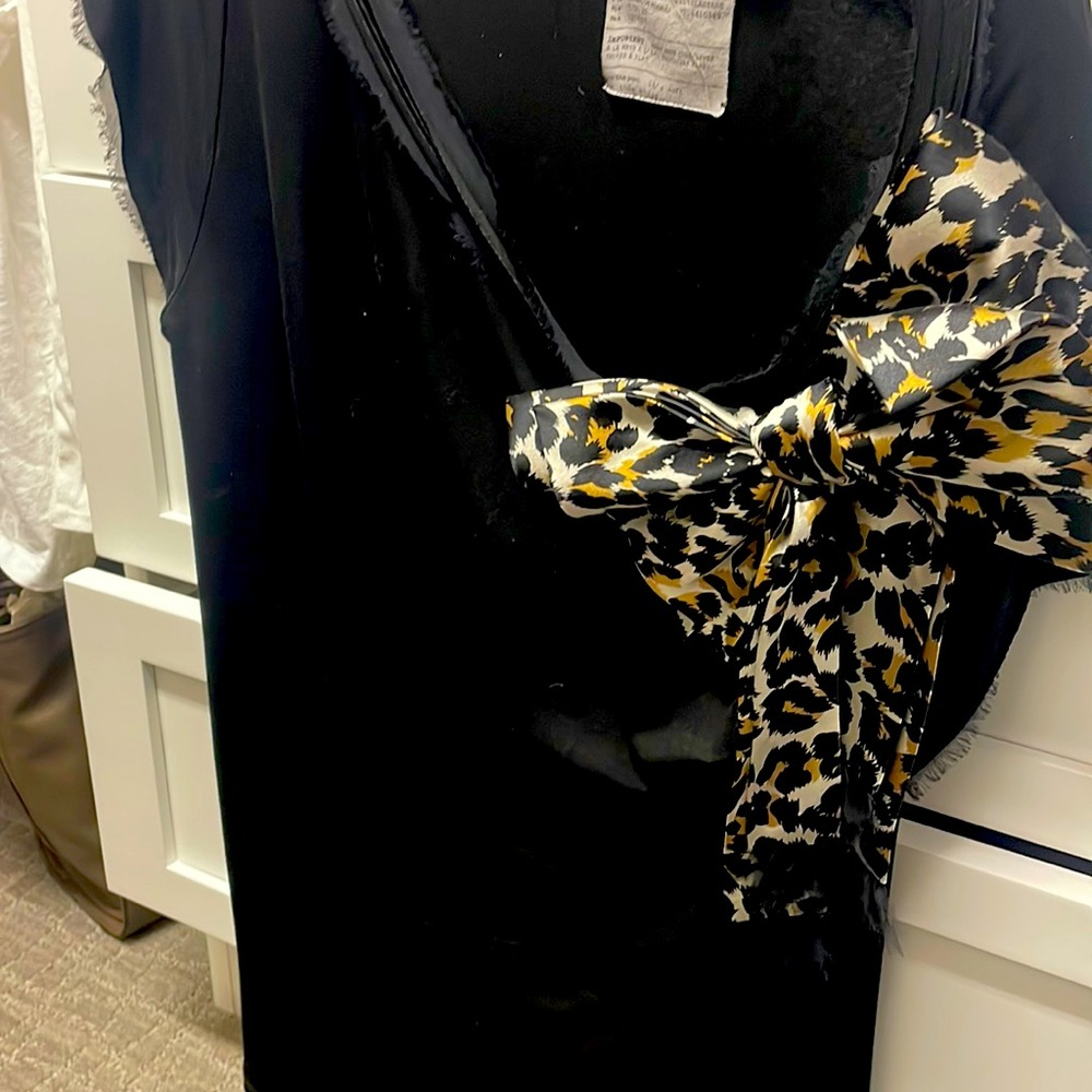 Alice And Olivia Tee With Leopard Print Bow - image 1